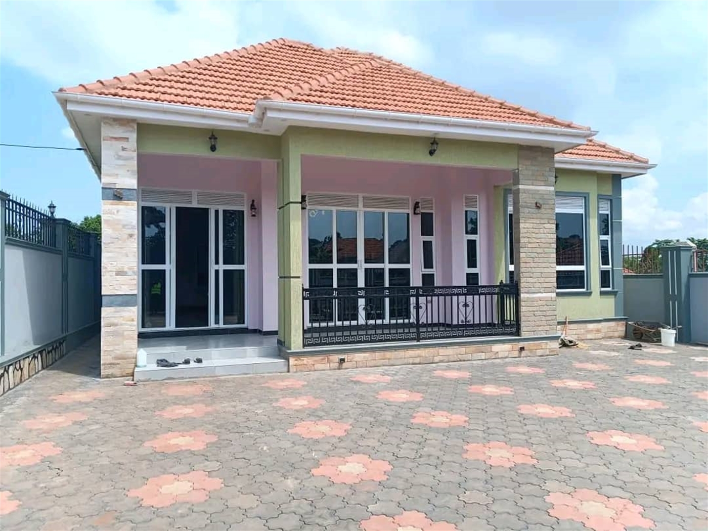  3 bedroom Bungalow for sale in Kitende Wakiso Uga...