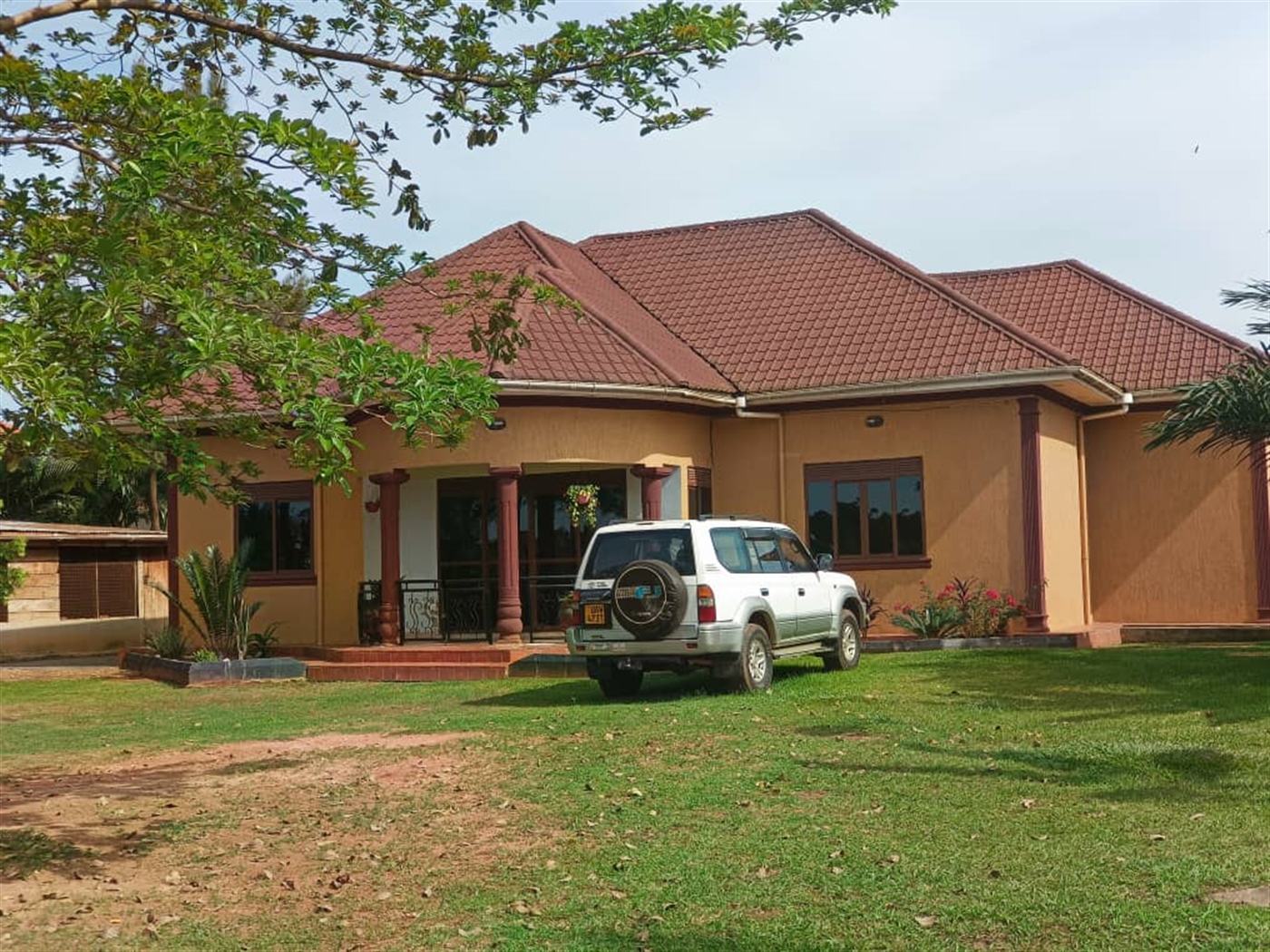 4 bedroom Bungalow for sale in Kungu Wakiso Uganda