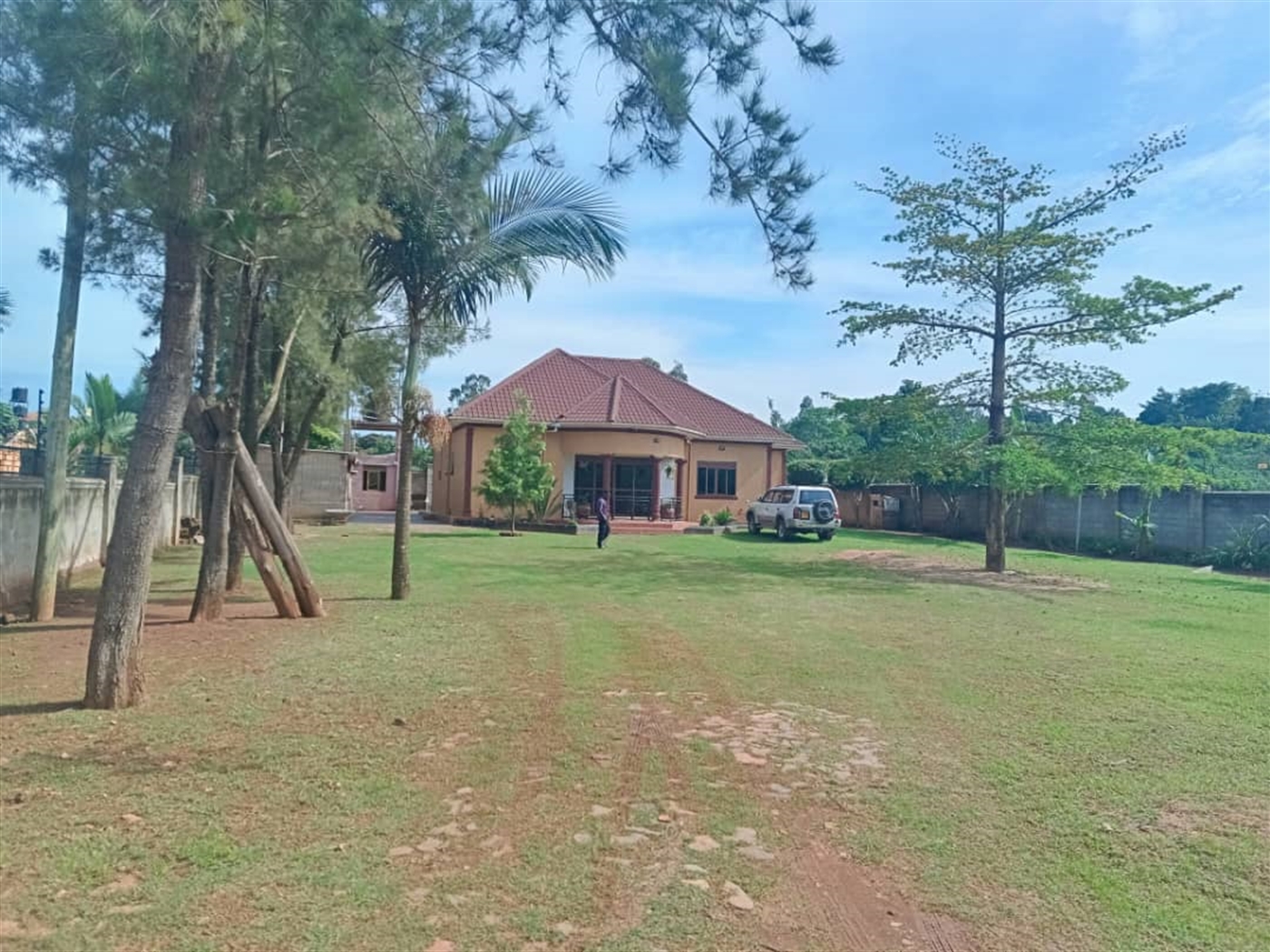 4 bedroom Bungalow for sale in Kungu Wakiso Uganda