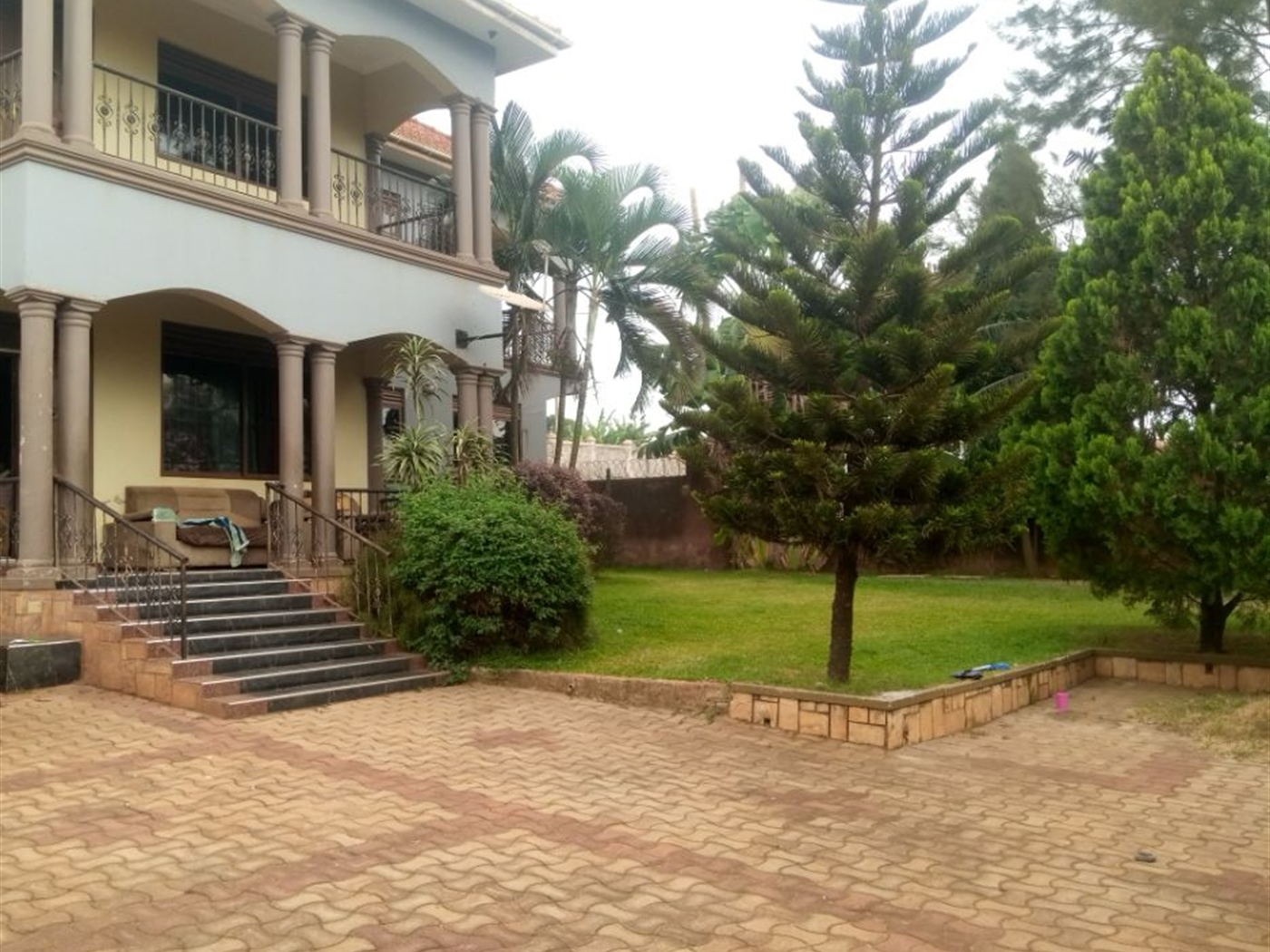 5 bedroom Bungalow for sale in Kulambilo Wakiso Uganda