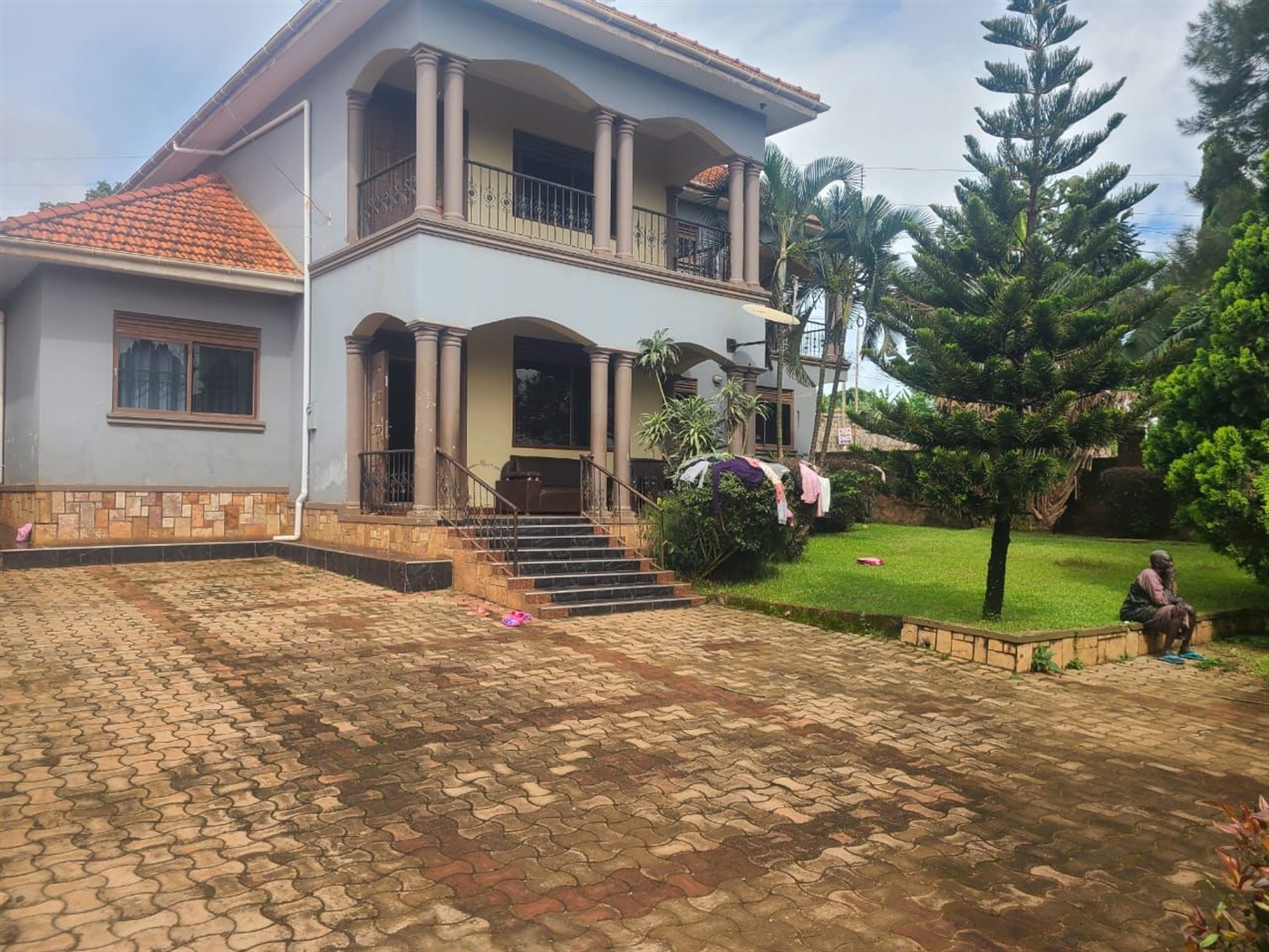 5 bedroom Bungalow for sale in Kulambilo Wakiso Uganda