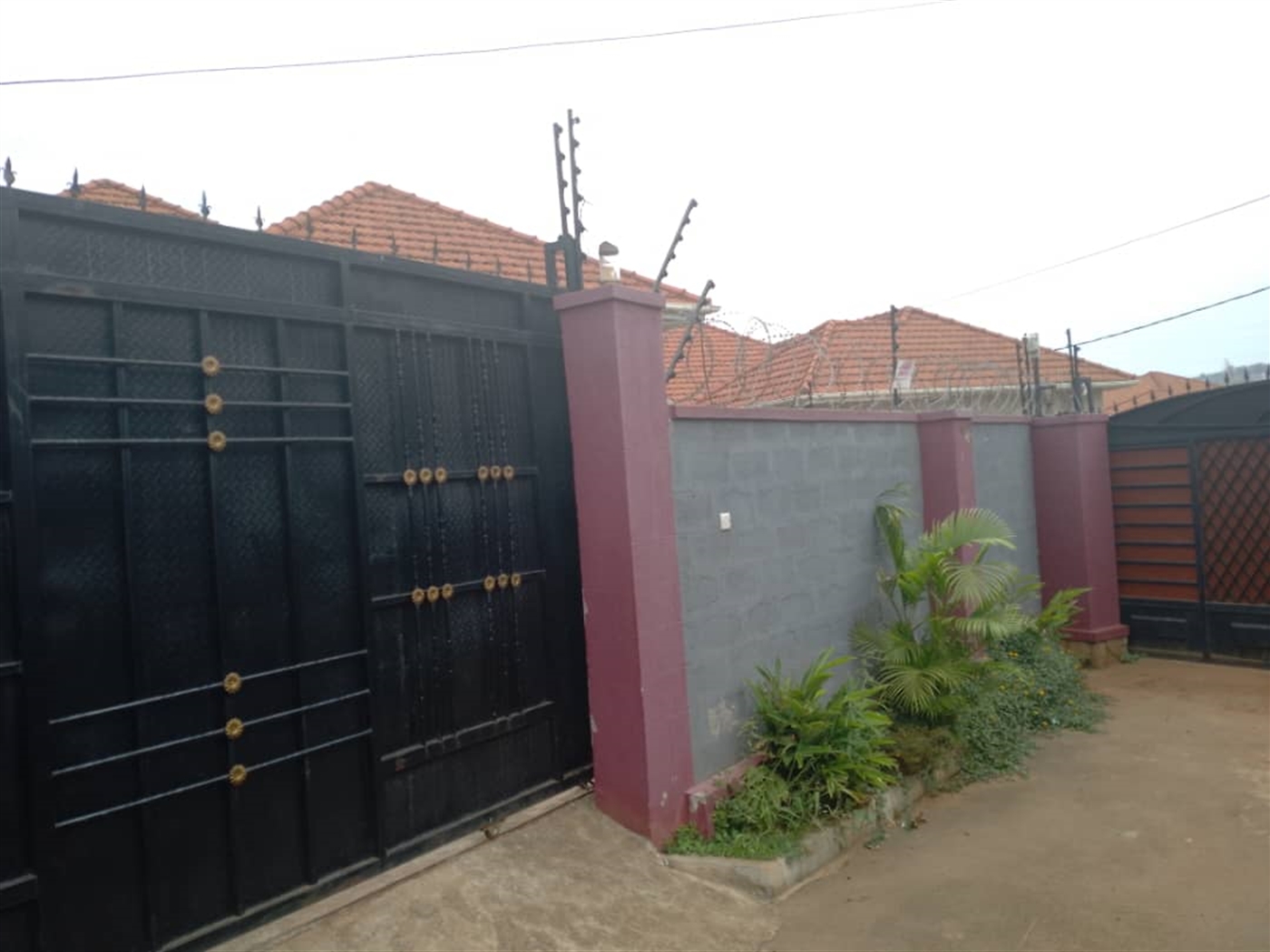 4 bedroom Bungalow for sale in Komamboga Wakiso Uganda