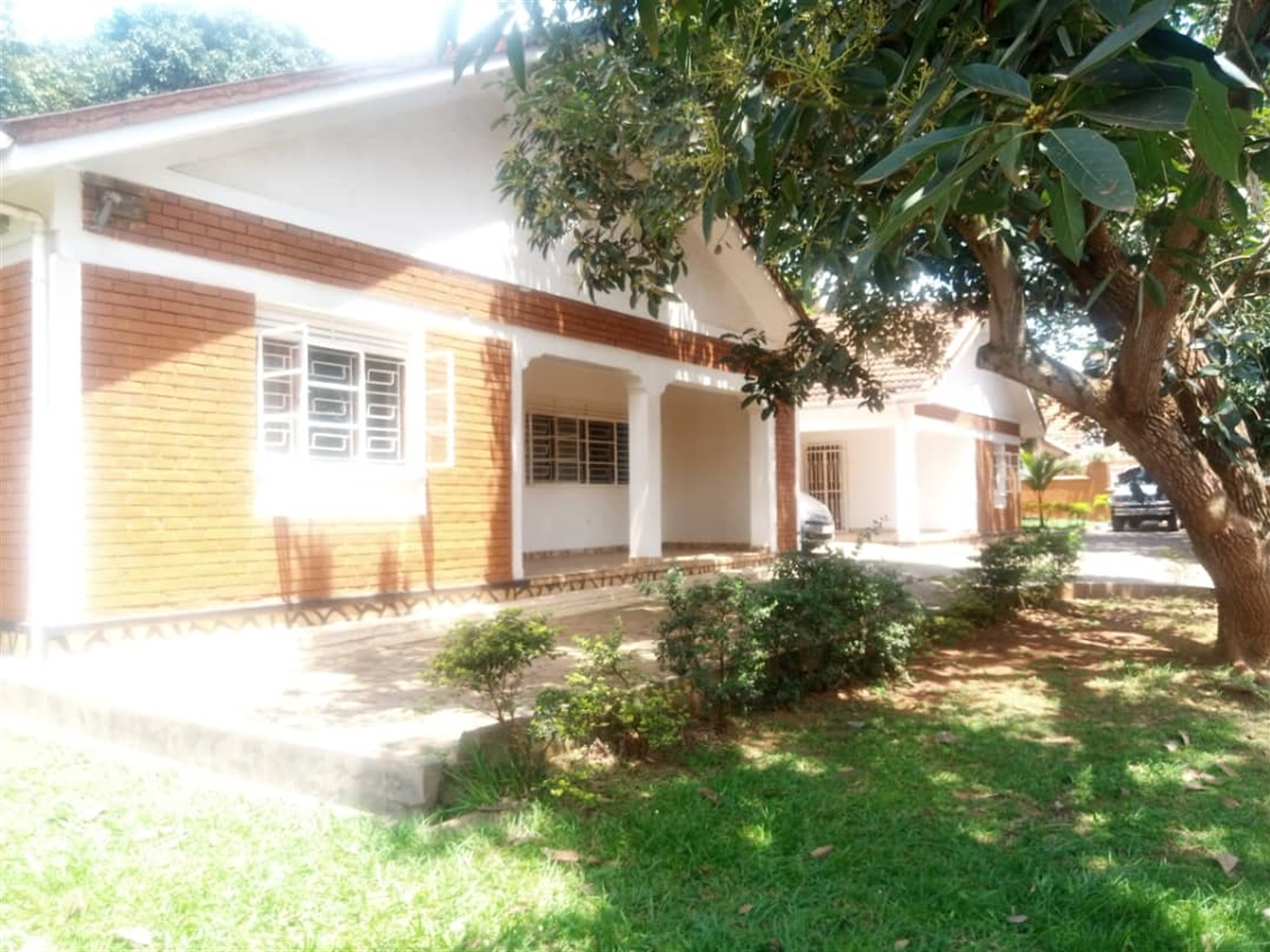 6 bedroom Bungalow for rent in Ntinda Kampala Uganda,