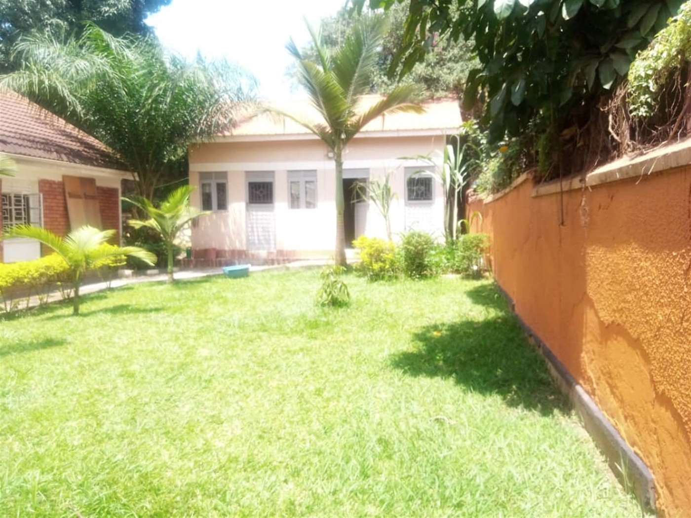 6 bedroom Bungalow for rent in Ntinda Kampala Uganda,