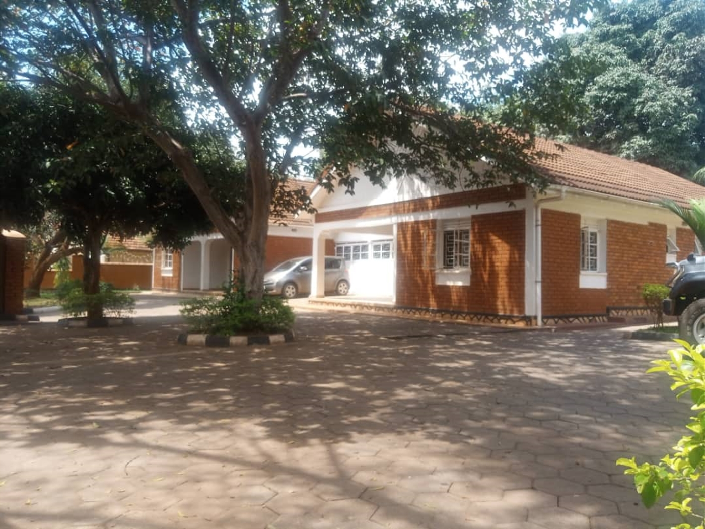 6 bedroom Bungalow for rent in Ntinda Kampala Uganda,