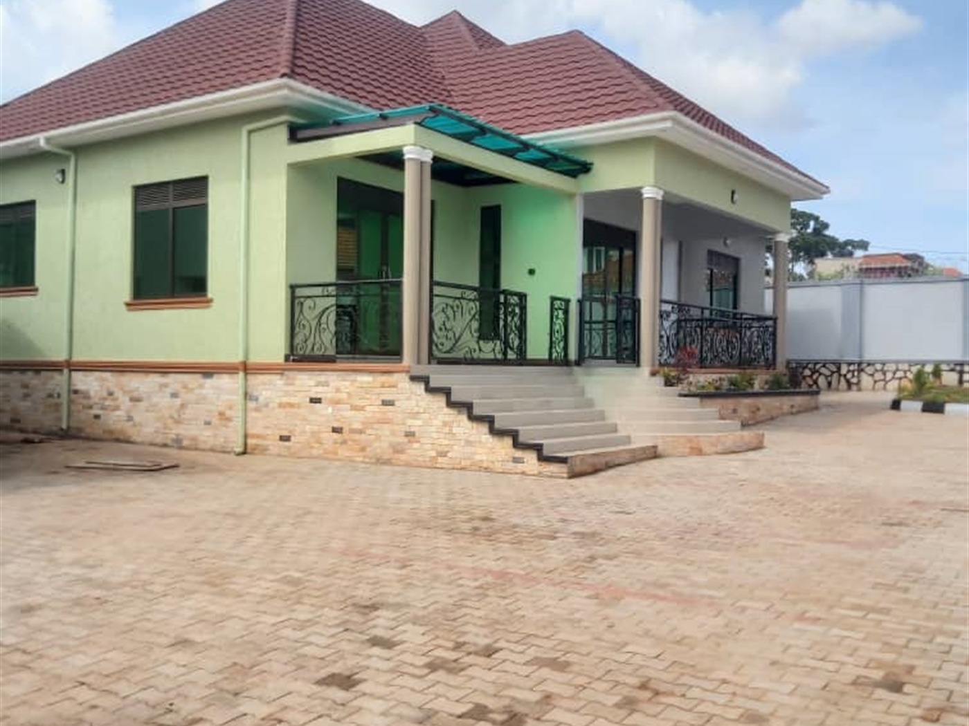 4 bedroom Bungalow for sale in Kitende Wakiso Ugan...