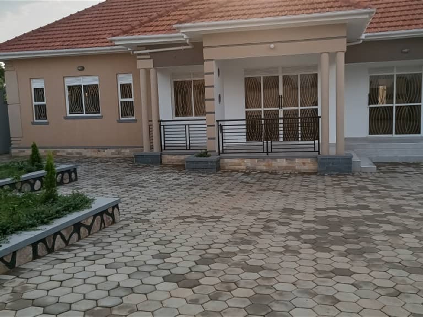 4 bedroom Bungalow for sale in Kitende Wakiso Ugan...