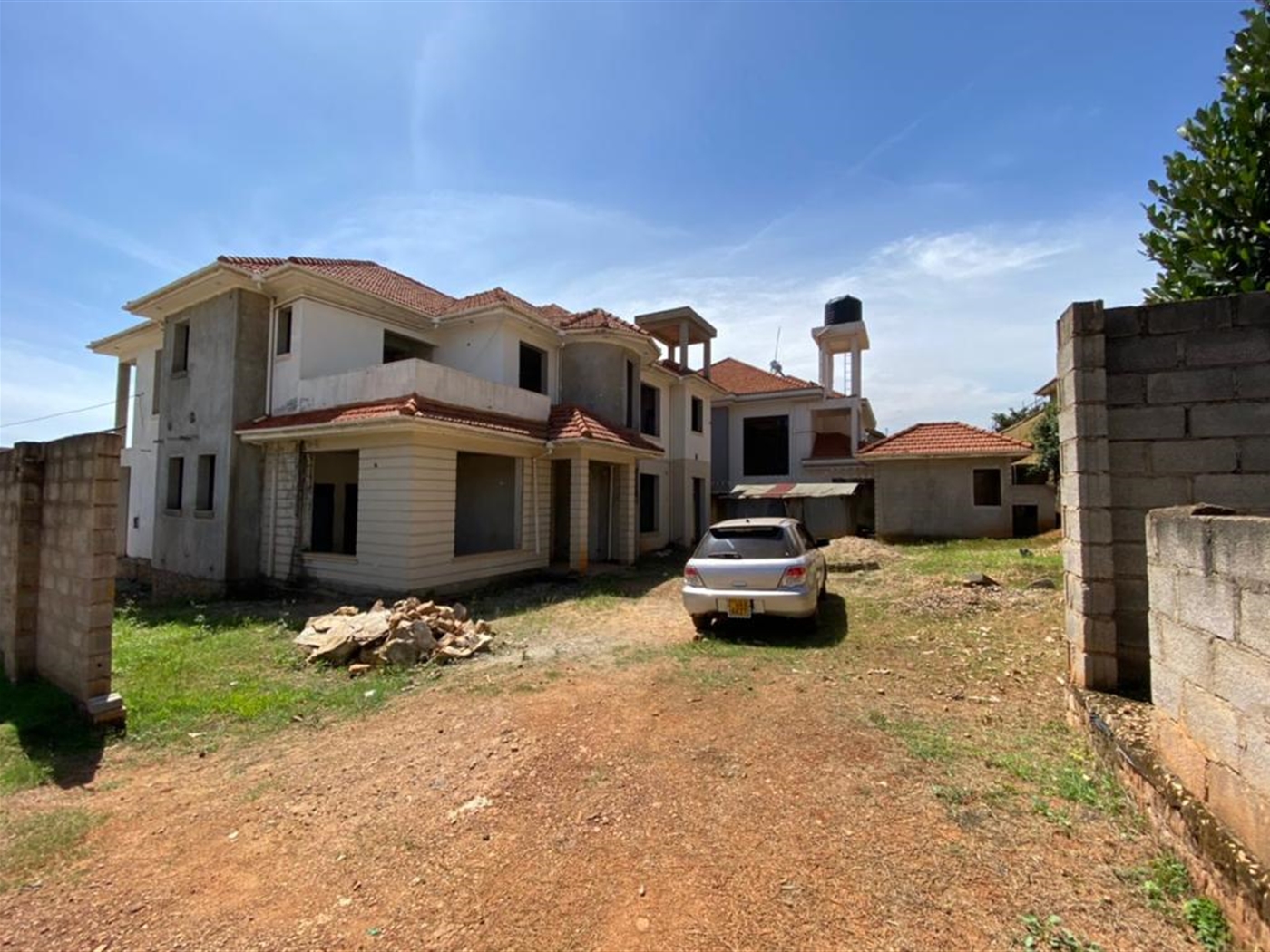 6 bedroom Shell House for sale in Kiwaatule Kampala Uganda