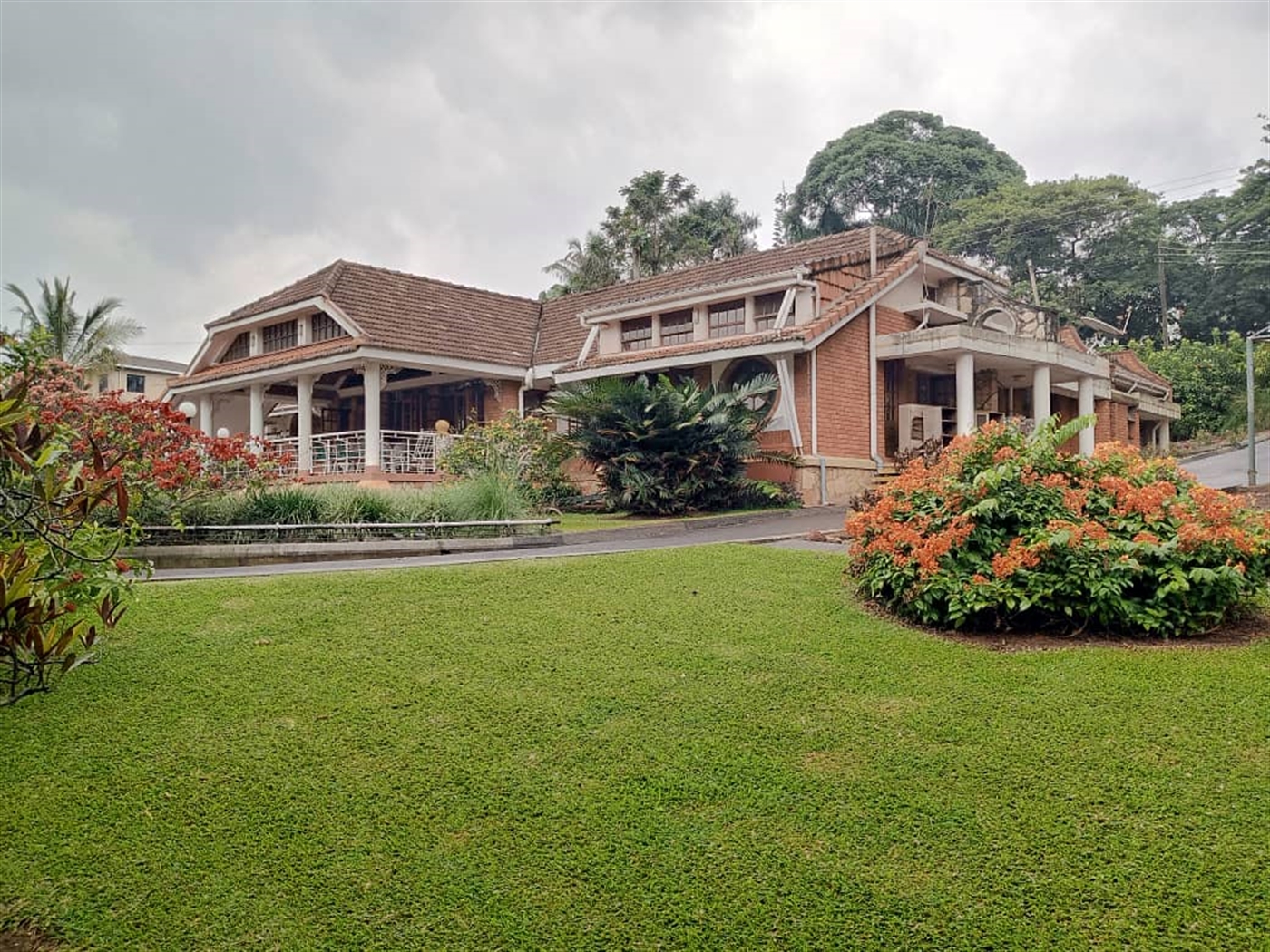 5 bedroom Bungalow for sale in Kololo Kampala Uganda