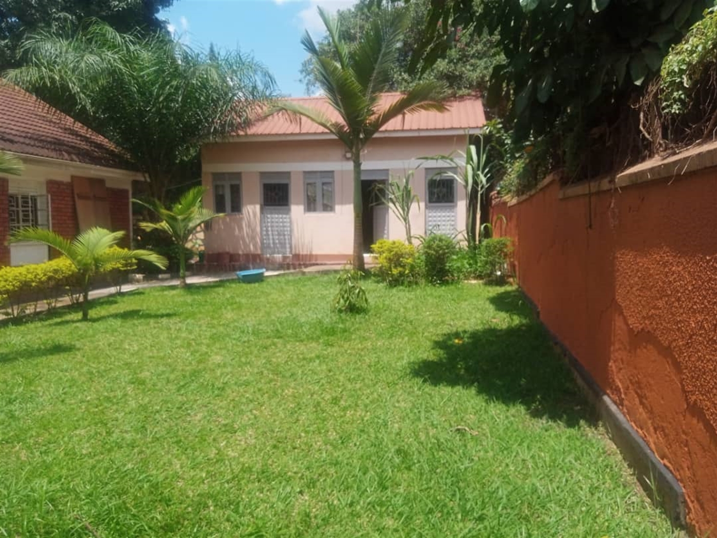 7 bedroom Storeyed house for sale in Entebbe Wakiso Uganda