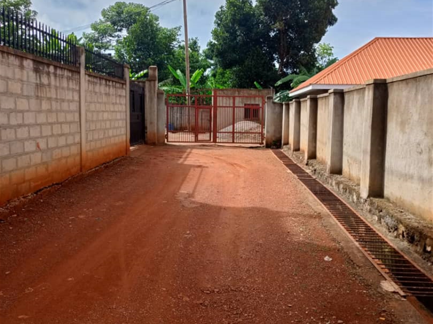 1 bedroom Apartment block for sale in Seguku Wakiso Uganda
