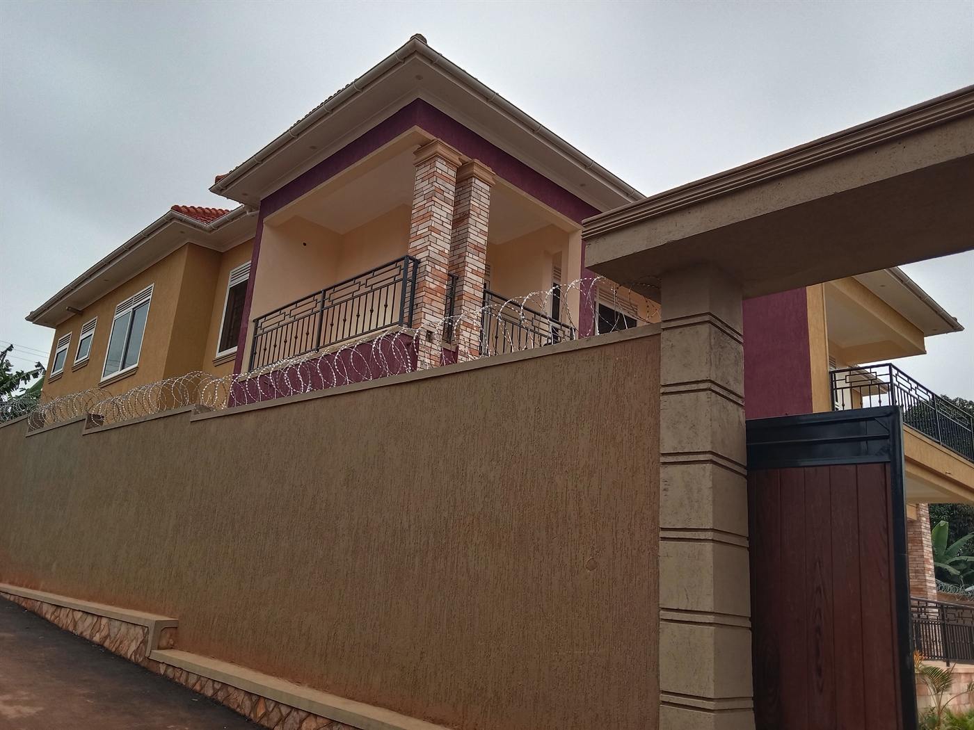 6 bedroom Mansion for sale in Kira Wakiso Uganda