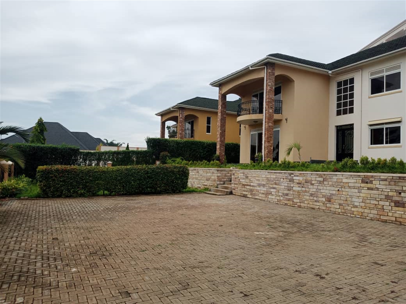 4 bedroom Mansion for sale in Bwebajja Kampala Uganda