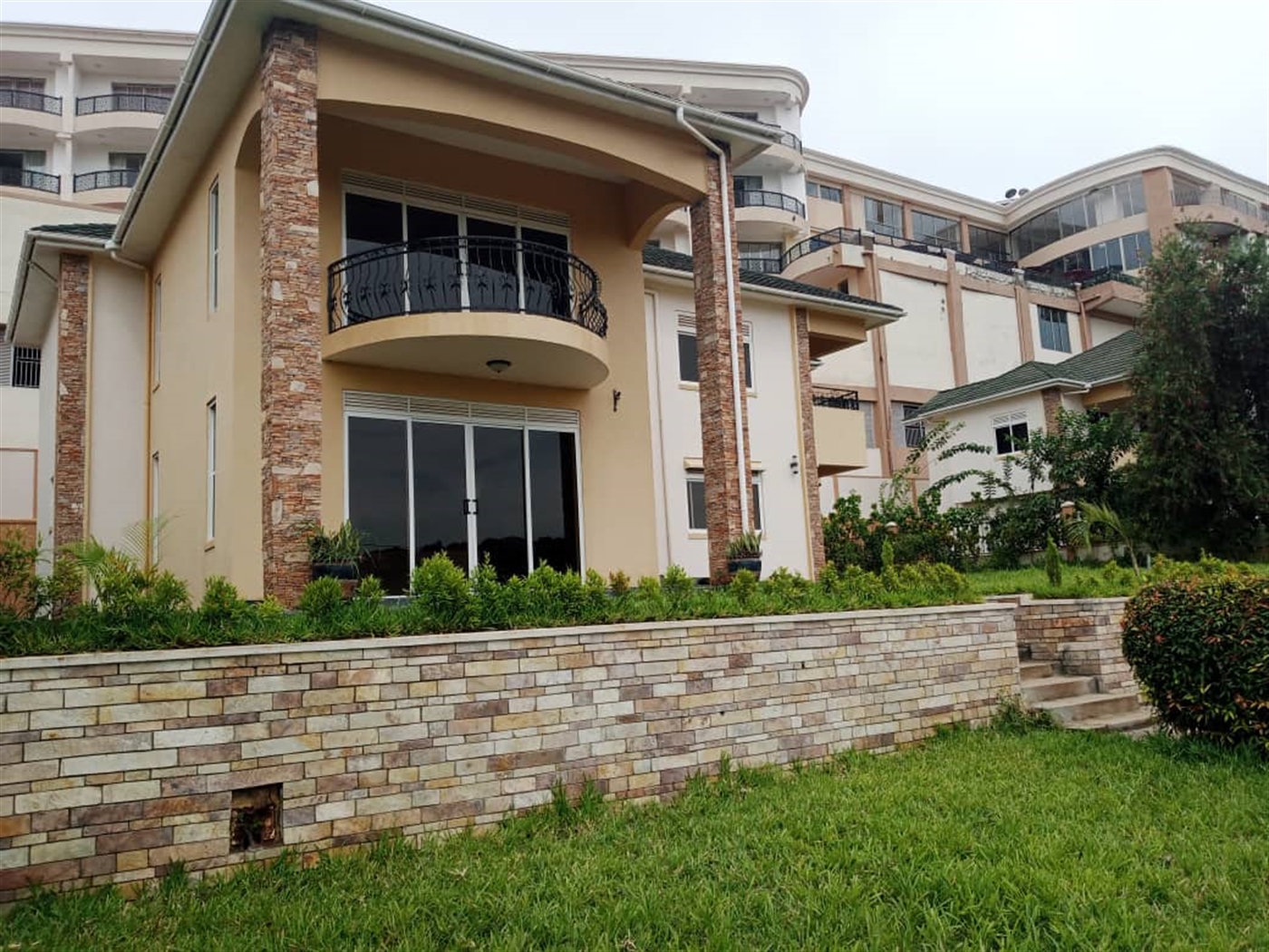 4 bedroom Mansion for sale in Bwebajja Kampala Uganda