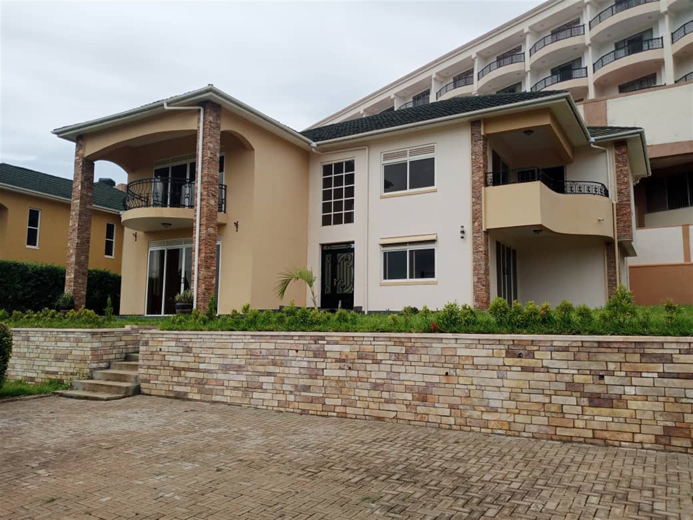 4 bedroom Mansion for sale in Bwebajja Kampala Uganda