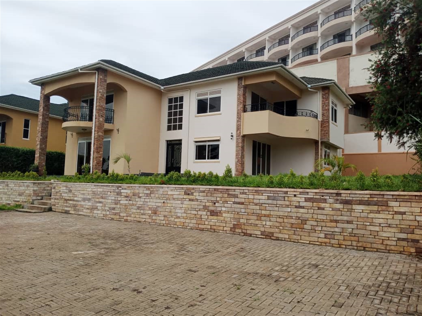 4 bedroom Mansion for sale in Bwebajja Kampala Uganda
