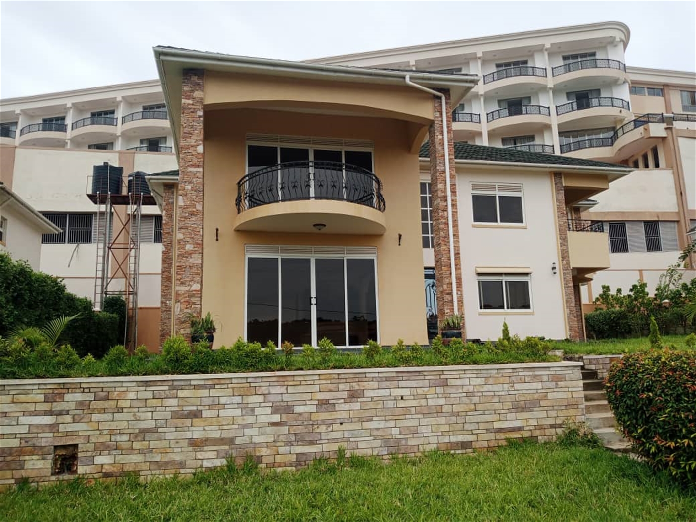 4 bedroom Mansion for sale in Bwebajja Kampala Uganda