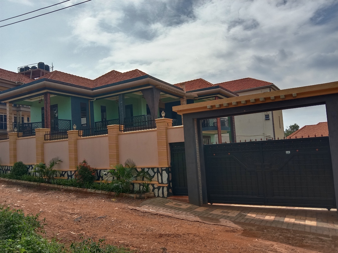 6 bedroom Mansion for sale in Kira Wakiso Uganda