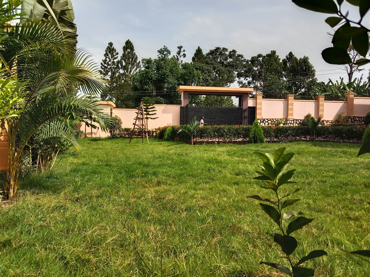6 bedroom Mansion for sale in Kira Wakiso Uganda