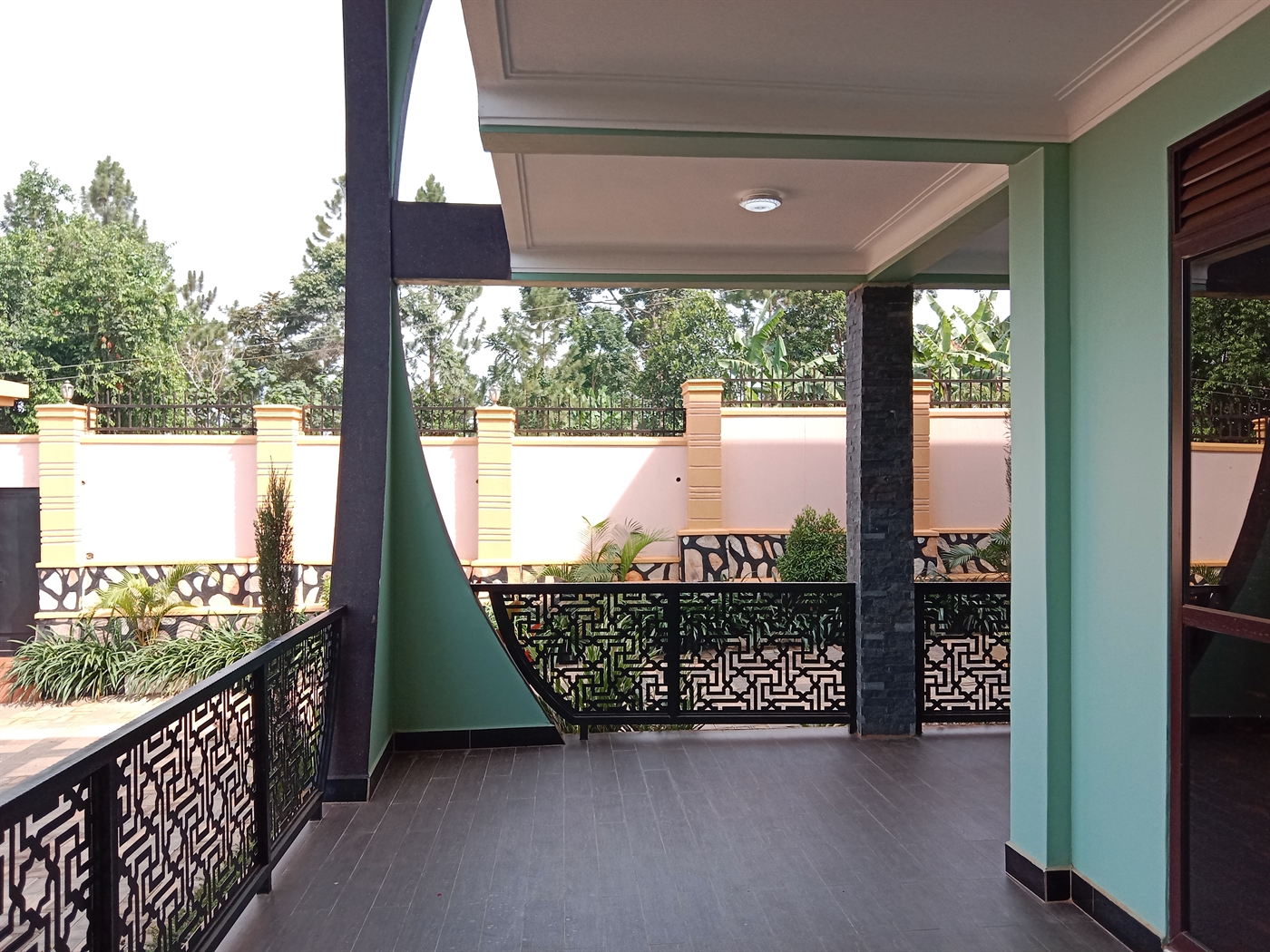 6 bedroom Mansion for sale in Kira Wakiso Uganda