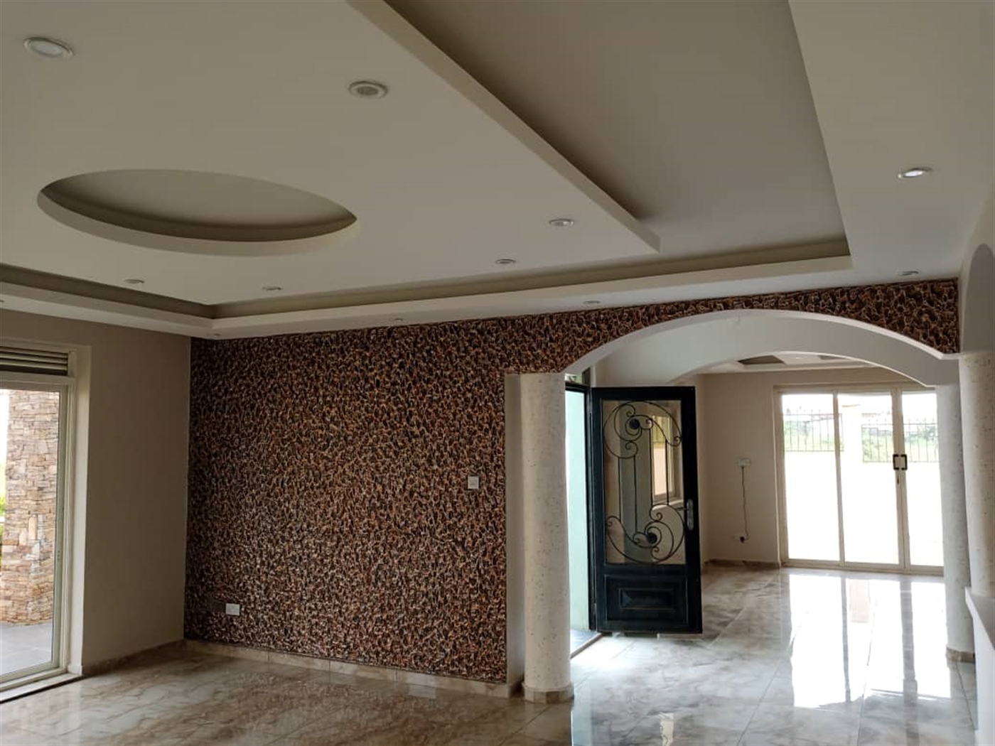 5 bedroom Mansion for sale in Bwebajja Wakiso Uganda