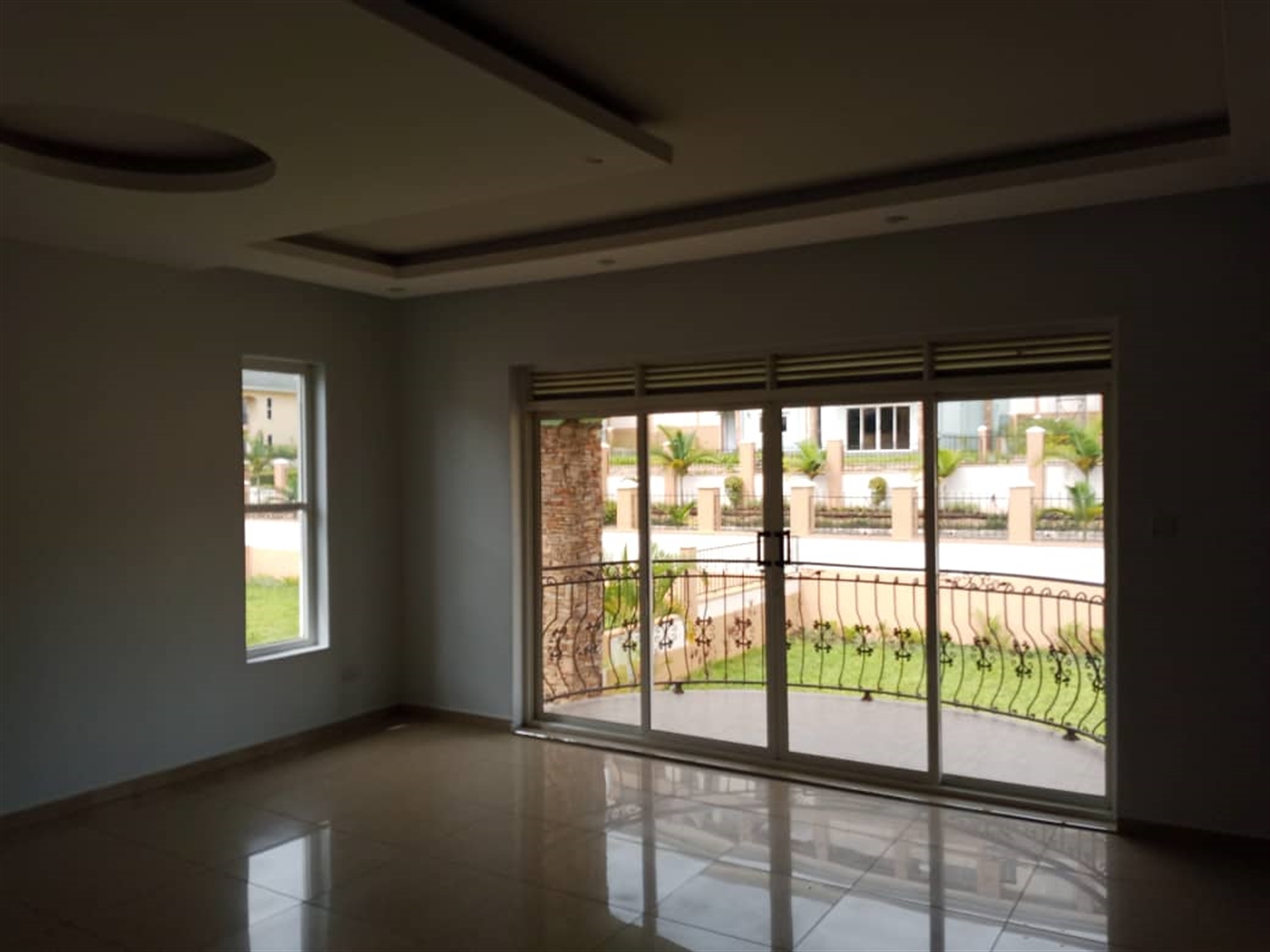 5 bedroom Mansion for sale in Bwebajja Wakiso Uganda