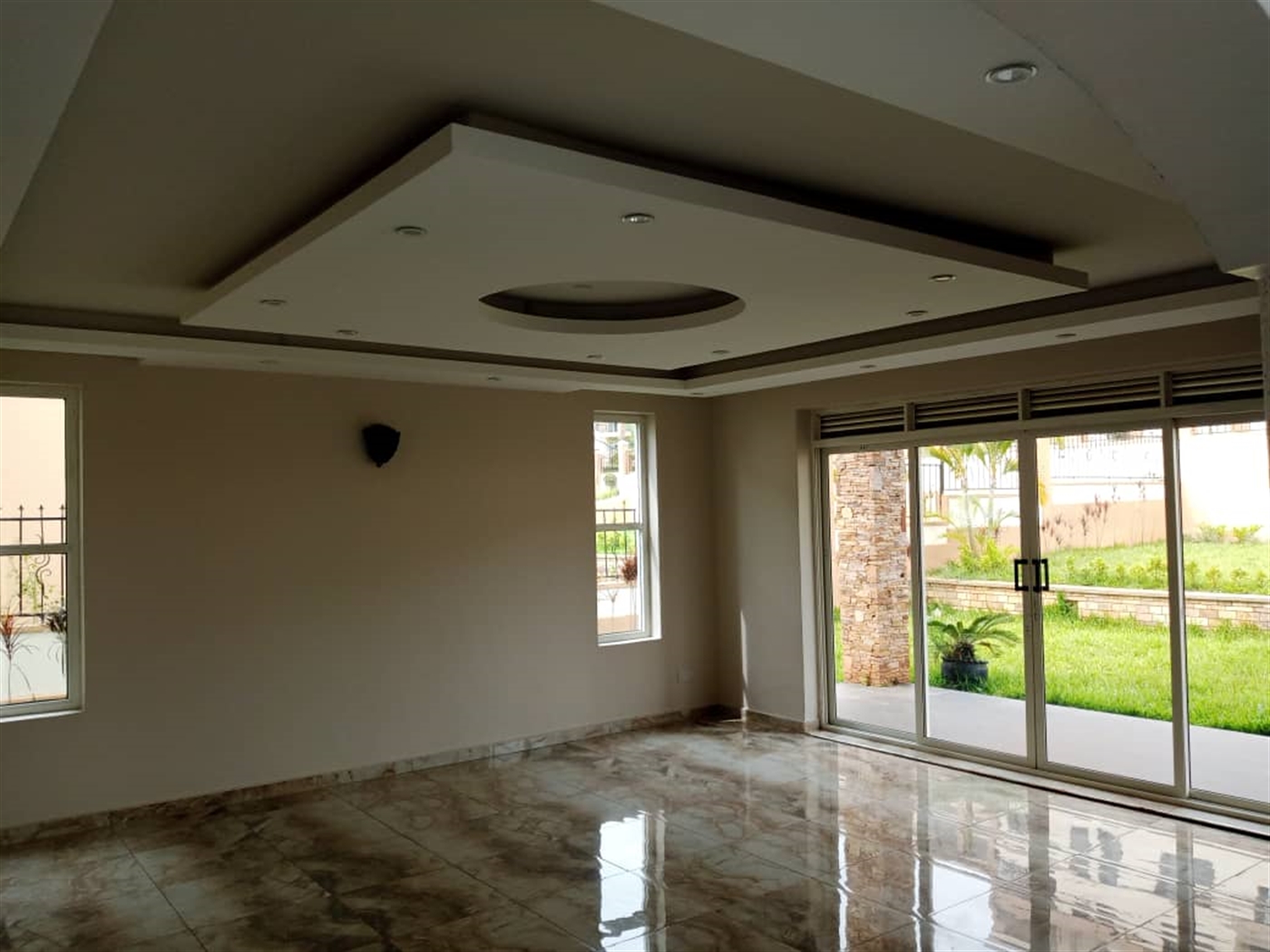 5 bedroom Mansion for sale in Bwebajja Wakiso Uganda