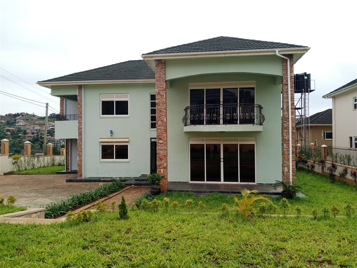 5 bedroom Mansion for sale in Bwebajja Wakiso Uganda