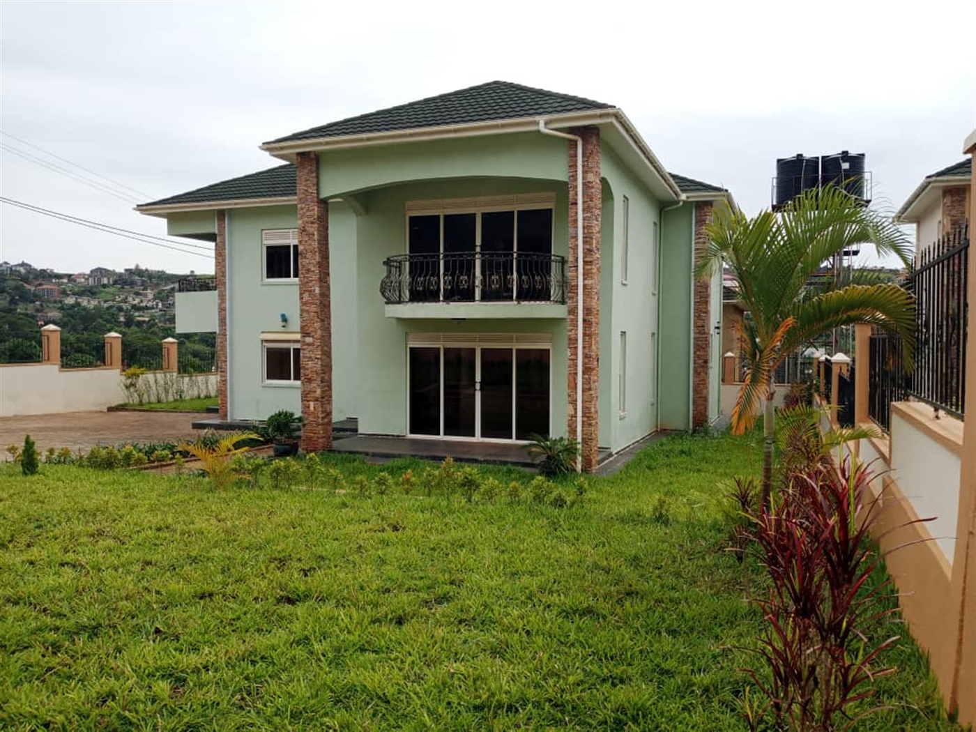 5 bedroom Mansion for sale in Bwebajja Wakiso Uganda