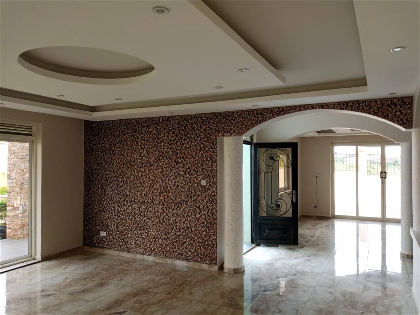 5 bedroom Mansion for sale in Bwebajja Wakiso Uganda