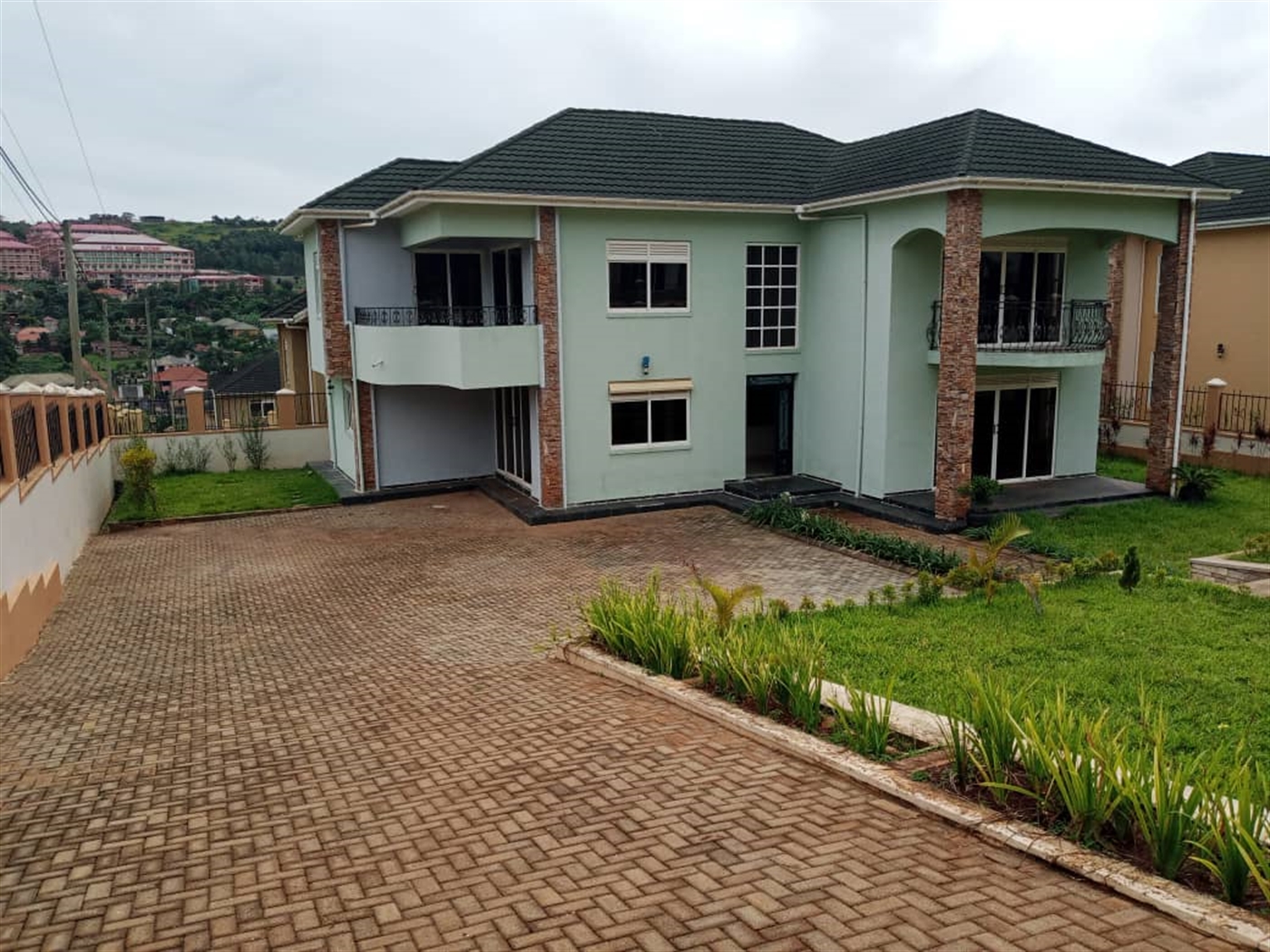 5 bedroom Mansion for sale in Bwebajja Wakiso Uganda