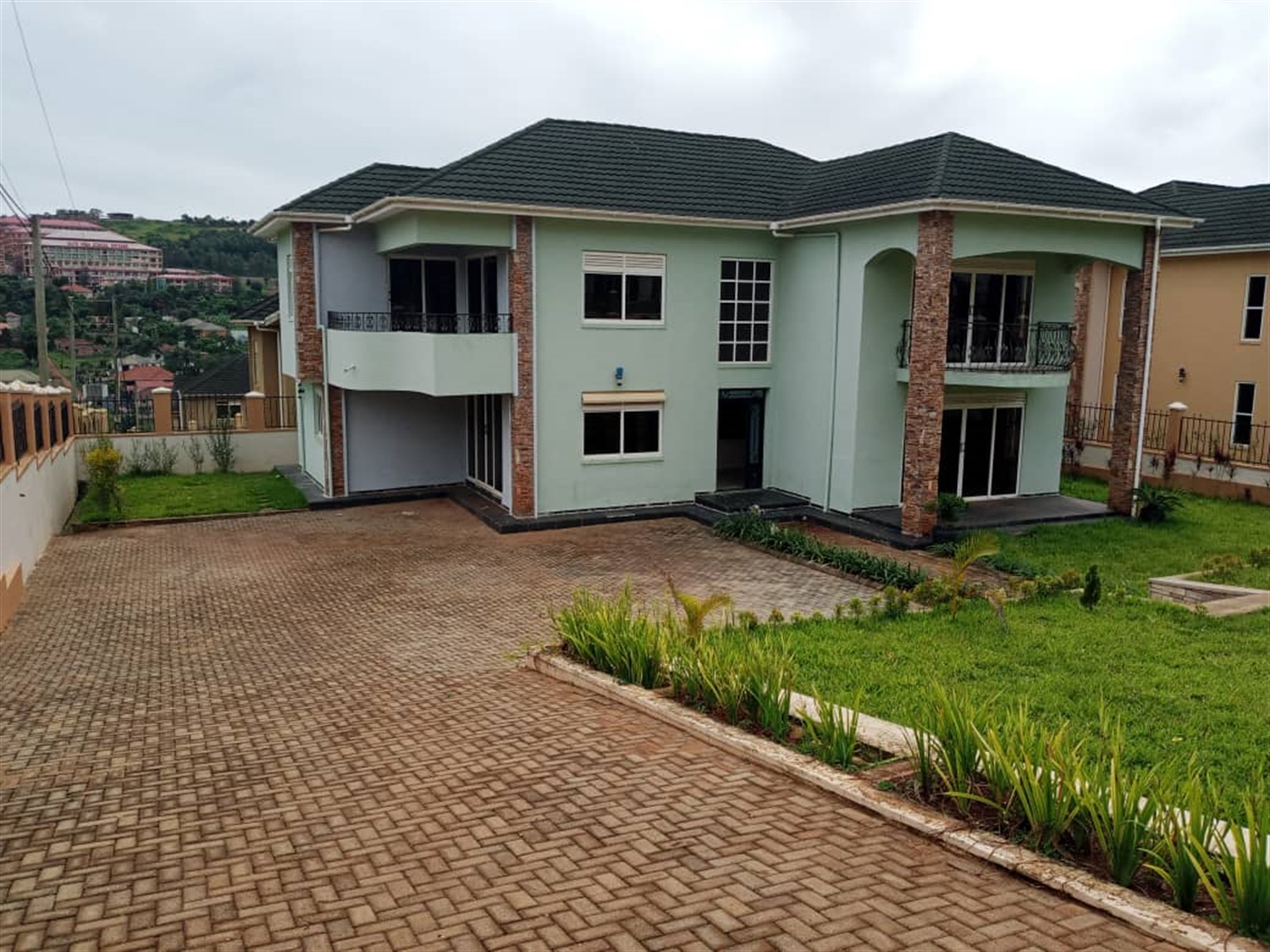 5 bedroom Mansion for sale in Bwebajja Wakiso Uganda