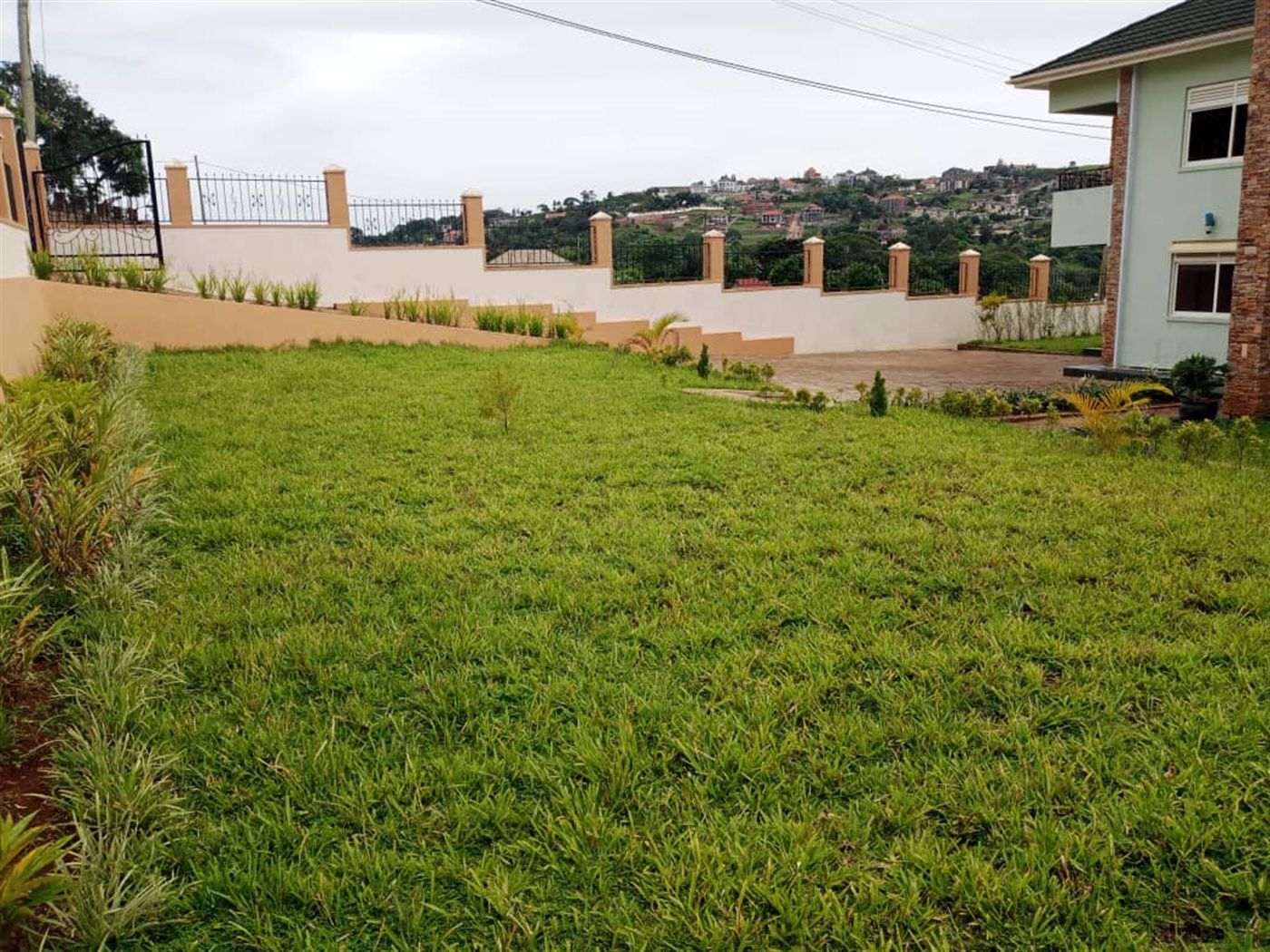5 bedroom Mansion for sale in Bwebajja Wakiso Uganda