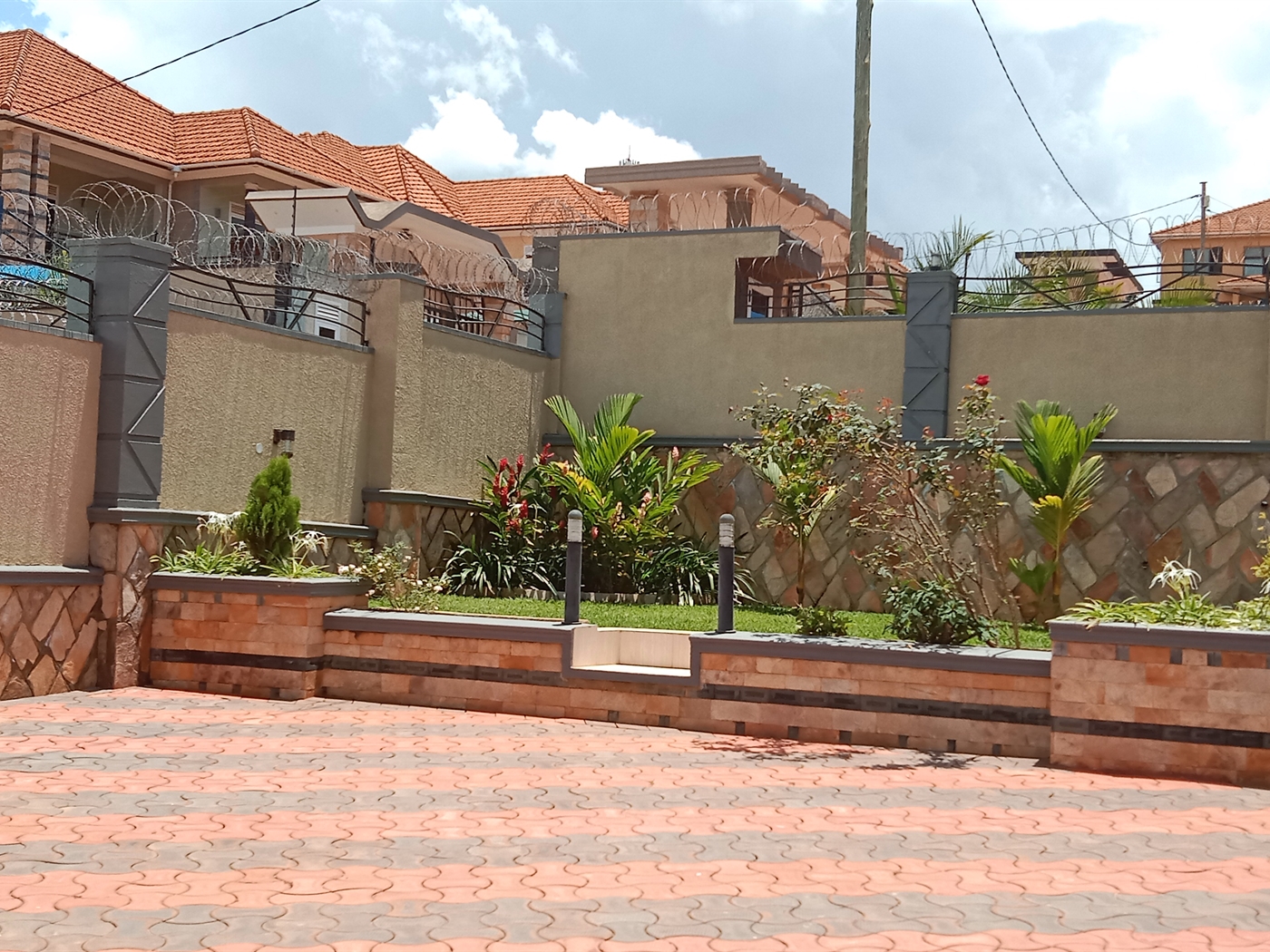 7 bedroom Mansion for sale in Akright Wakiso Uganda