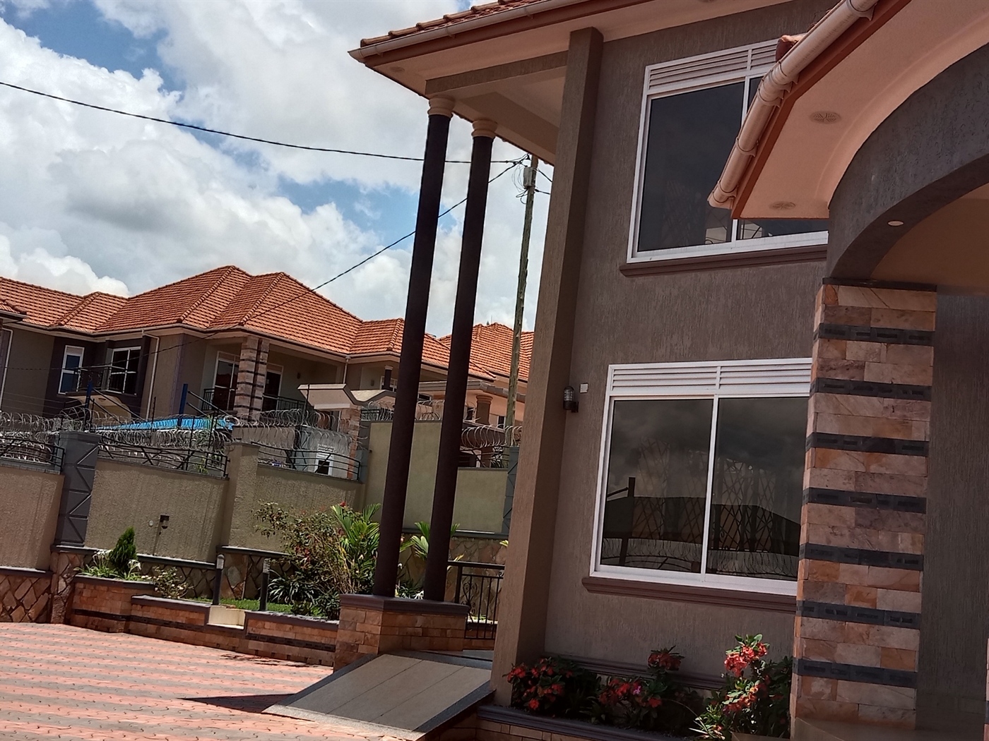 7 bedroom Mansion for sale in Akright Wakiso Uganda