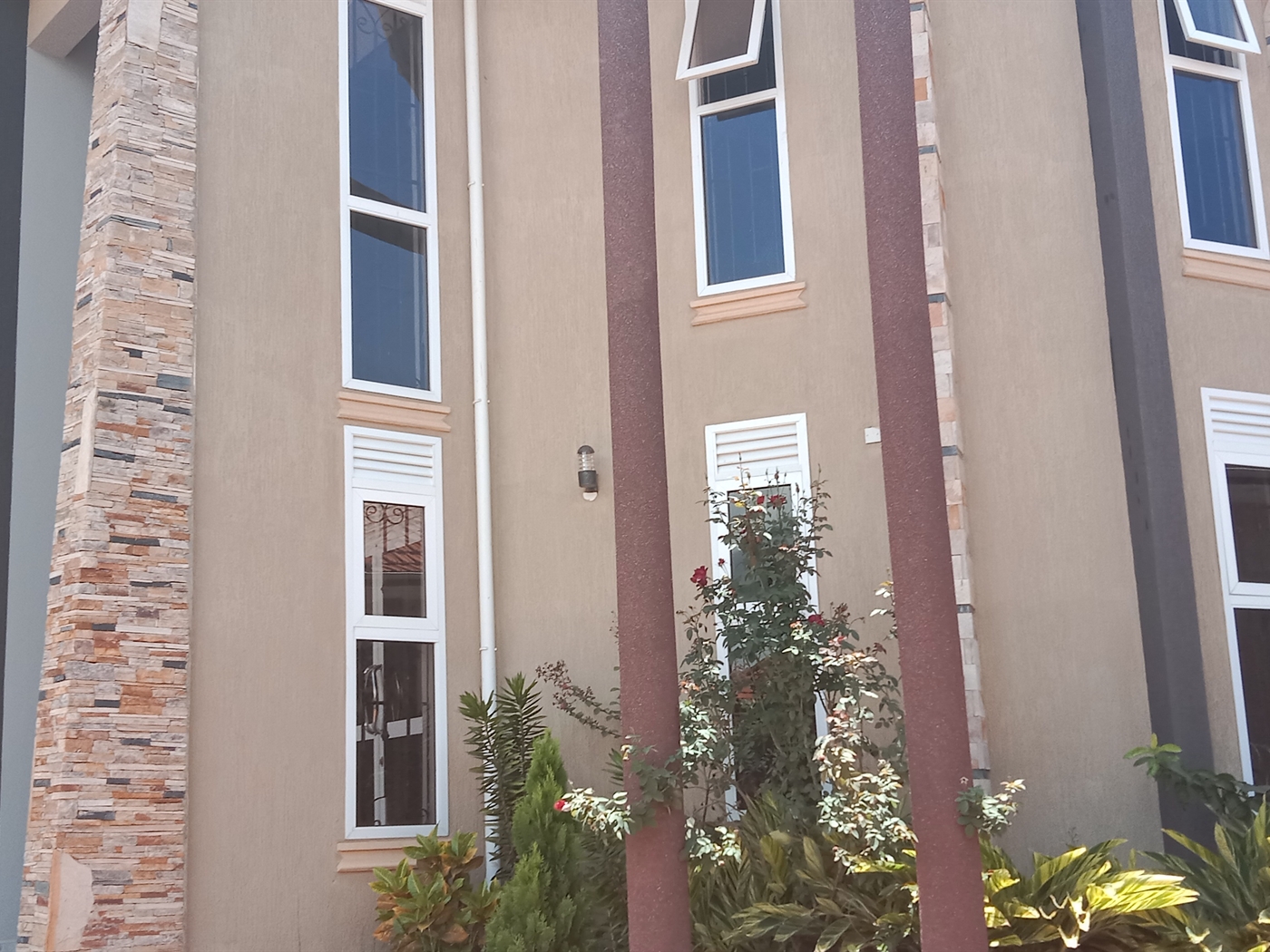 7 bedroom Mansion for sale in Akright Wakiso Uganda