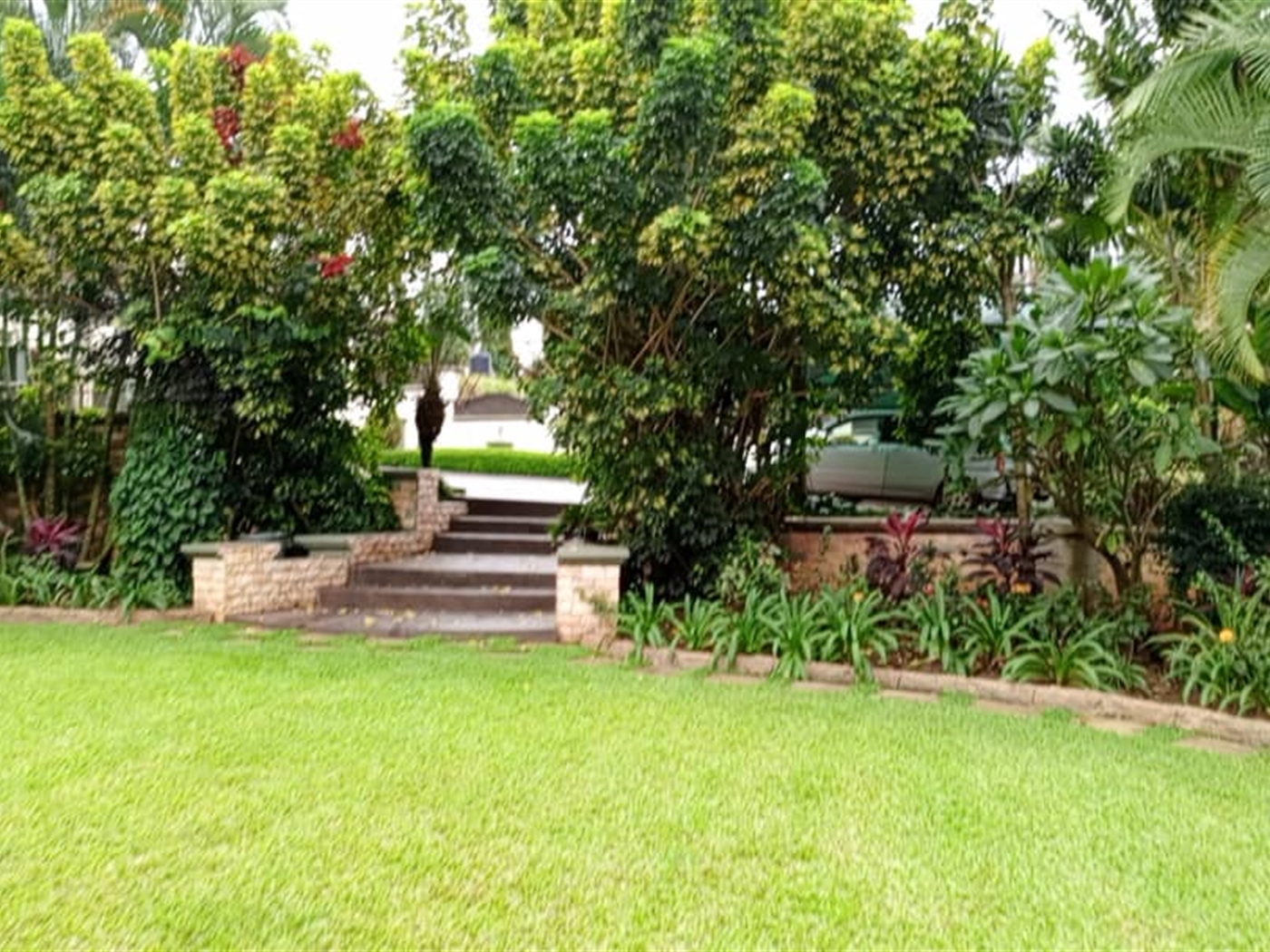 7 bedroom Mansion for sale in Mbuya Kampala Uganda