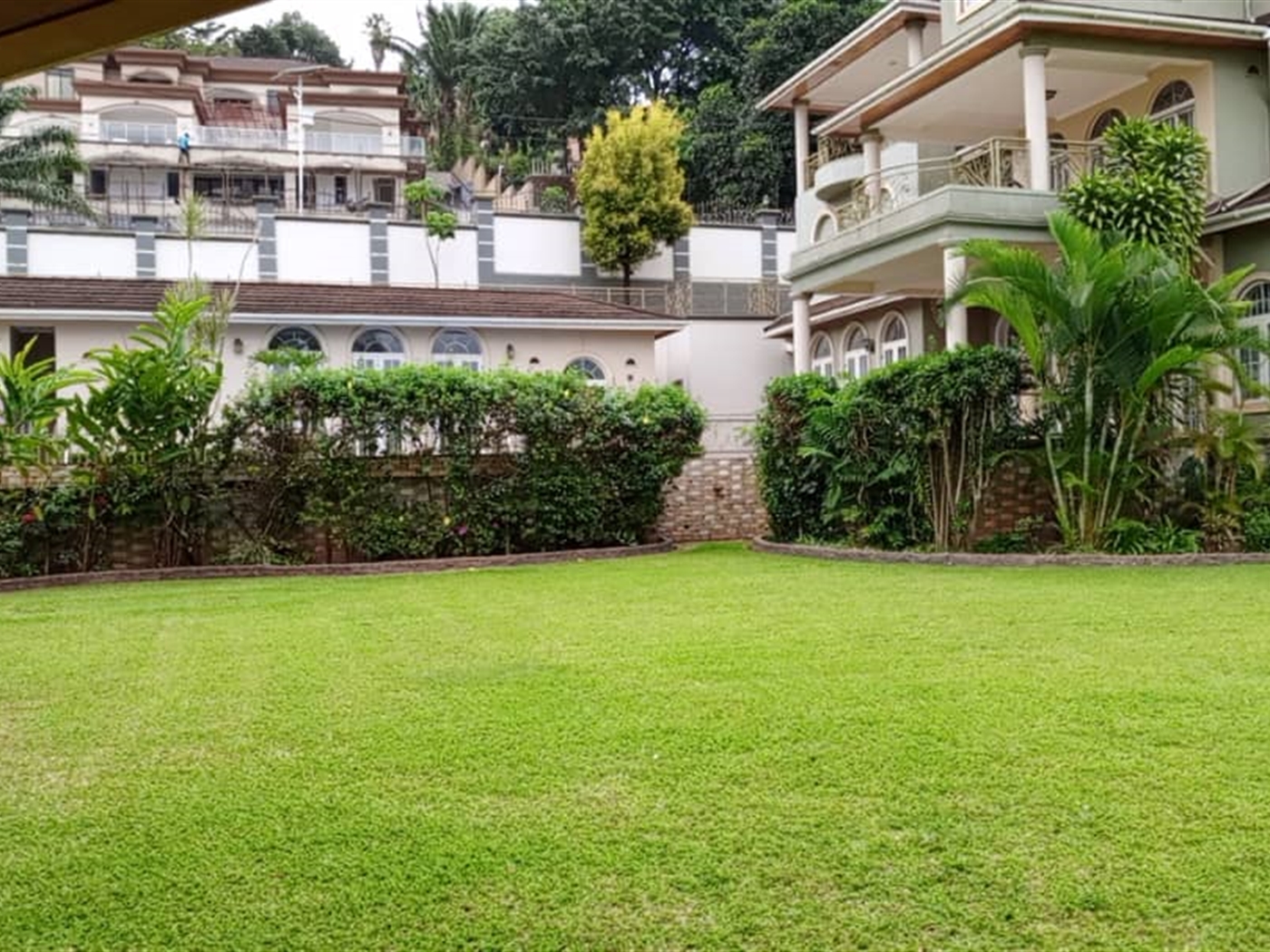 7 bedroom Mansion for sale in Mbuya Kampala Uganda