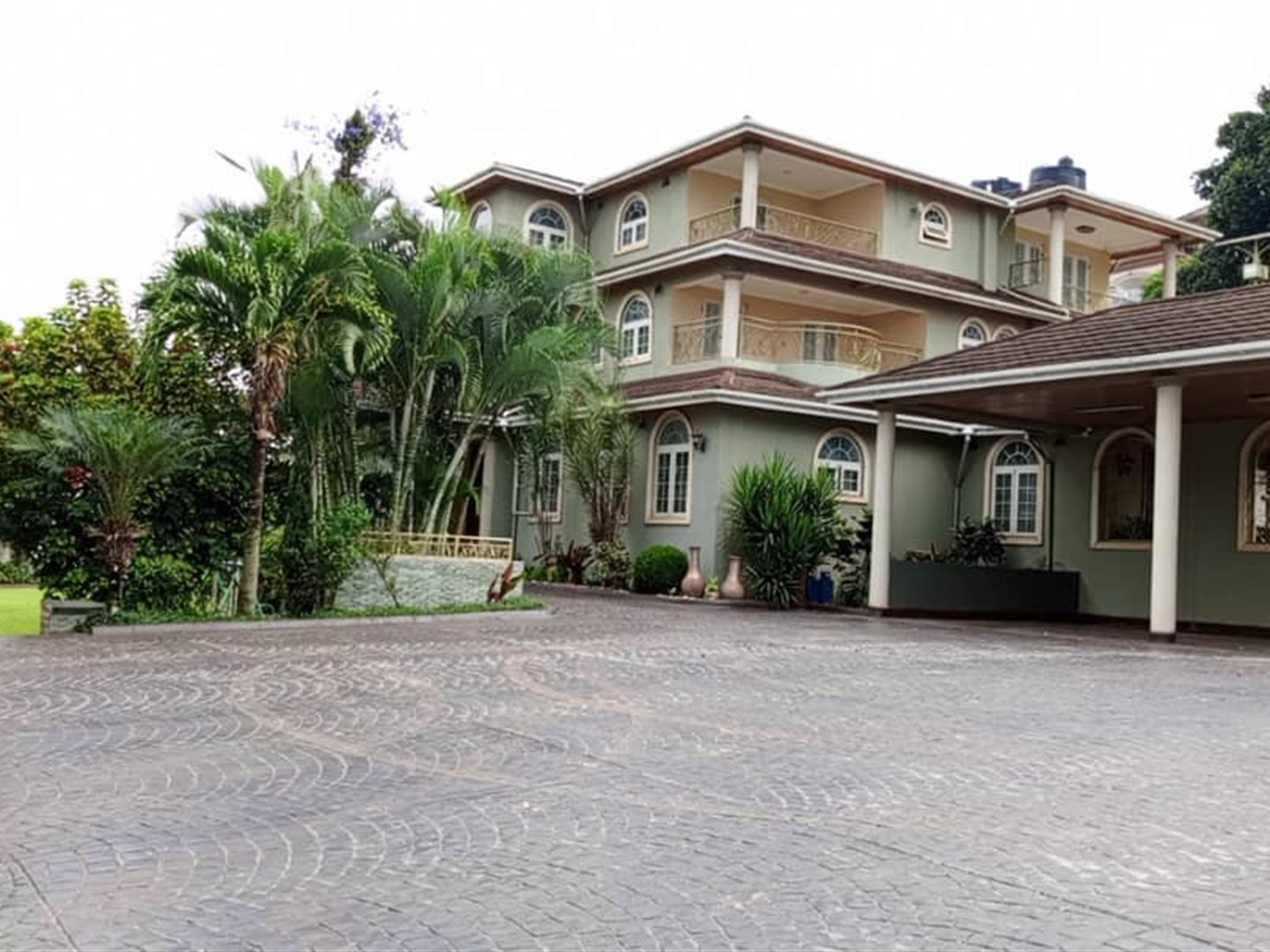 7 bedroom Mansion for sale in Mbuya Kampala Uganda