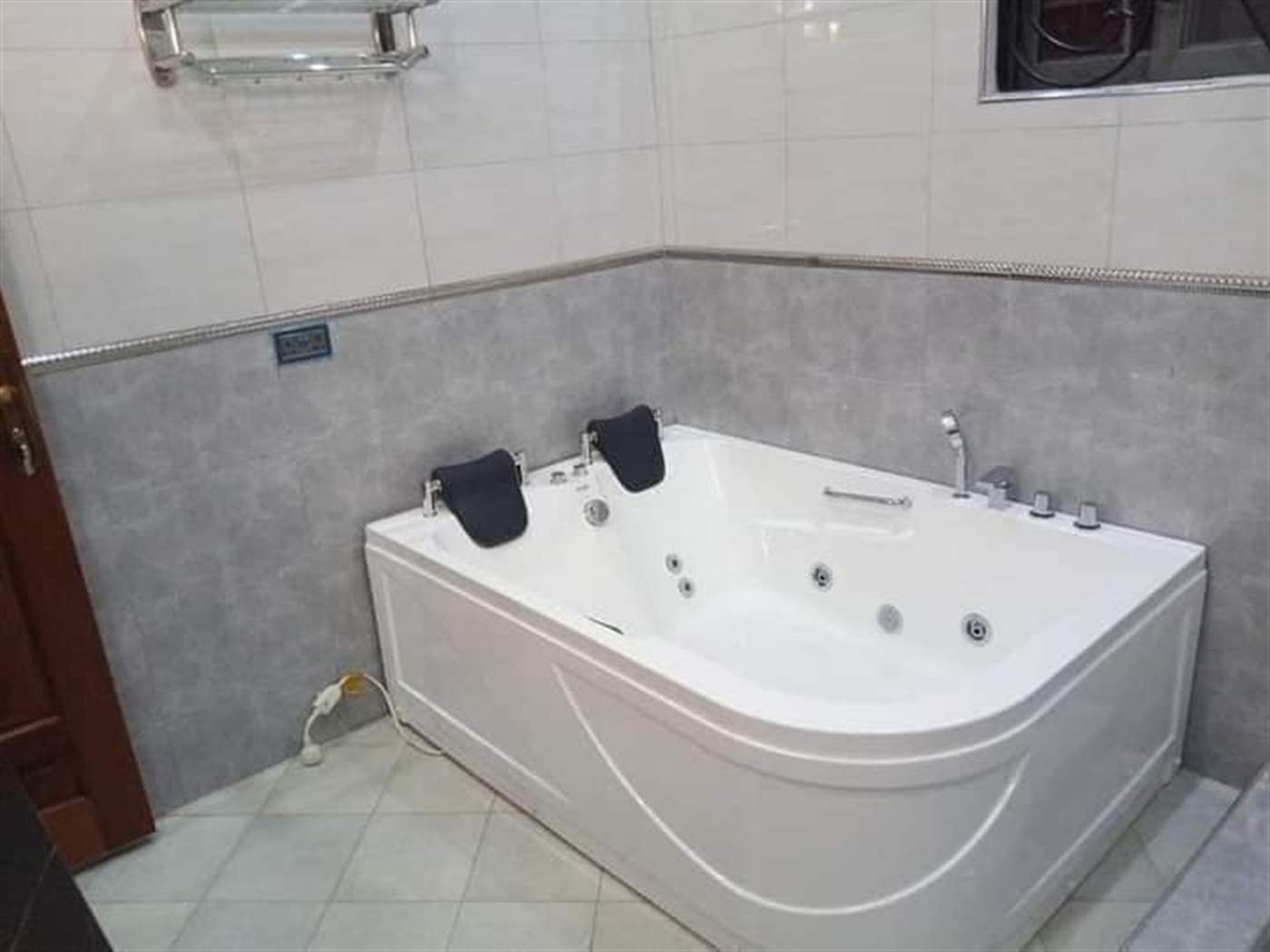 5 bedroom Town House for sale in Kyanja Kampala Uganda
