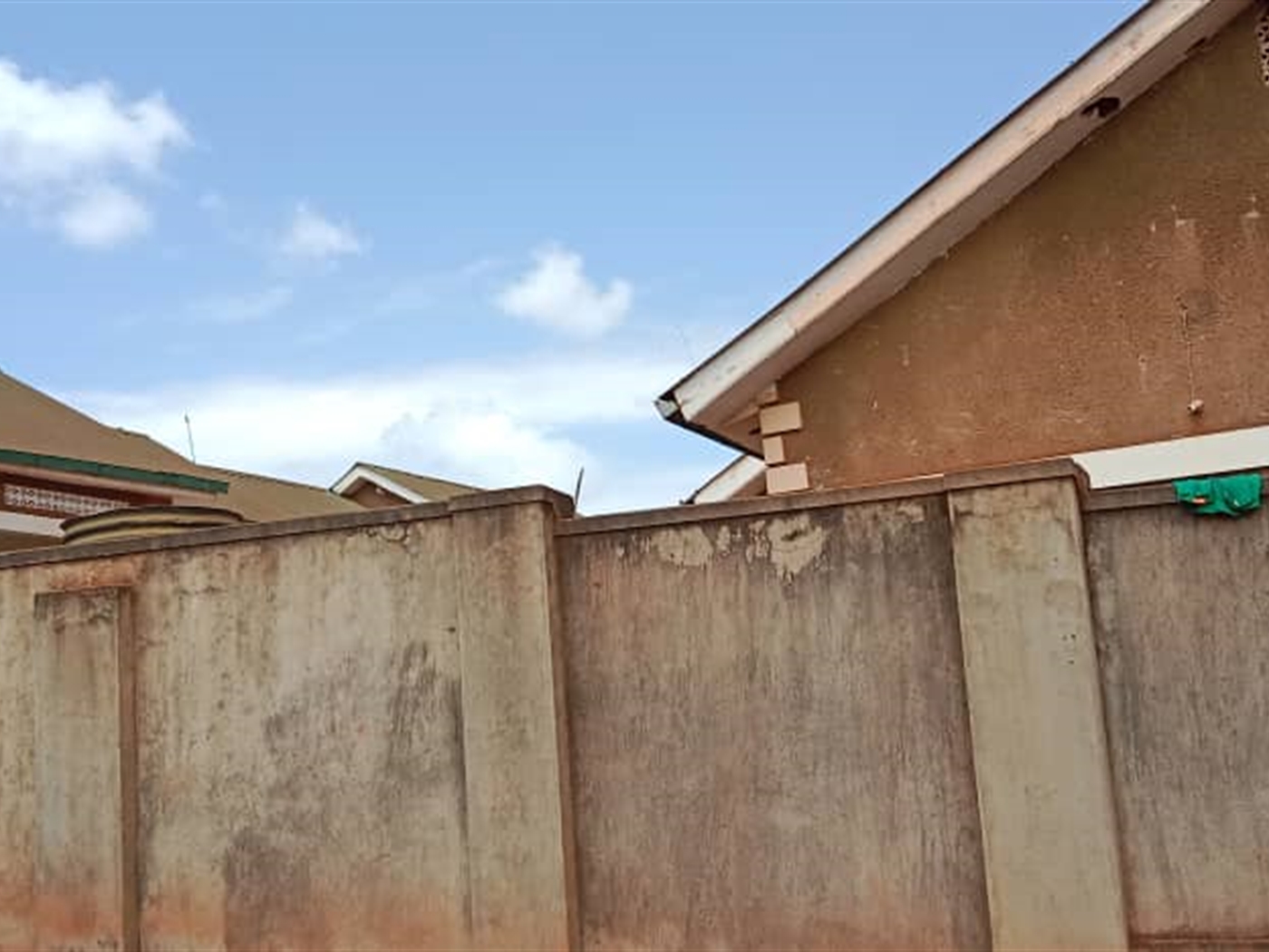 2 bedroom Semi detached for sale in Kitende Wakiso Uganda