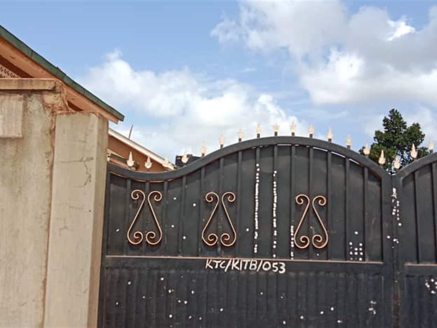 2 bedroom Semi detached for sale in Kitende Wakiso Uganda