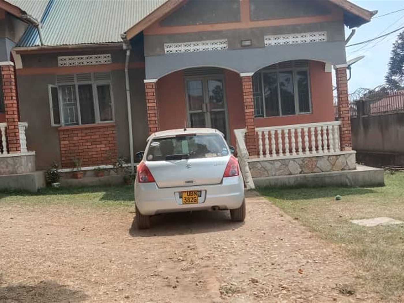 2 bedroom Semi detached for sale in Kisaasi Kampala Uganda