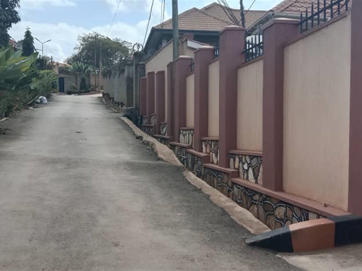 3 bedroom Semi detached for sale in Mbalwa Wakiso Uganda