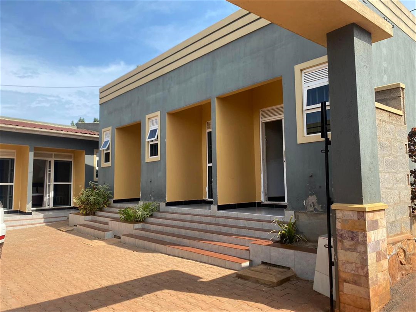15 bedroom Cottage for sale in Munyonyo Kampala Ug...