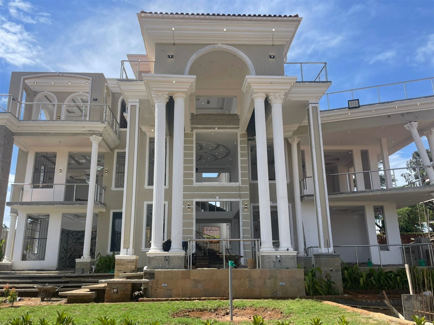 7 bedroom Mansion for sale in Kigo Wakiso Uganda