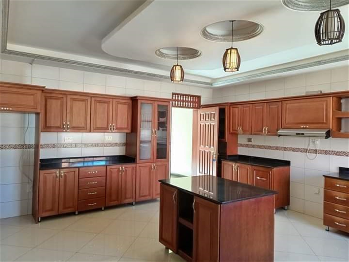 5 bedroom Mansion for sale in Munyonyo Kampala Uganda