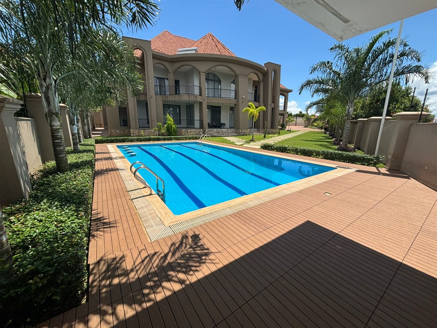 8 bedroom Mansion for sale in Kigo Wakiso Uganda