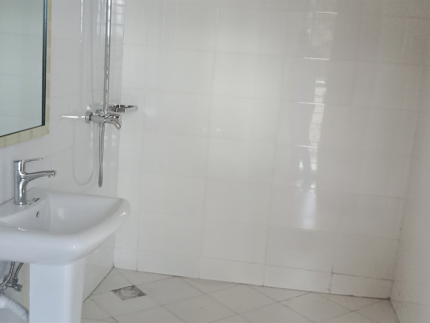 7 bedroom Mansion for sale in Lubowa Wakiso Uganda