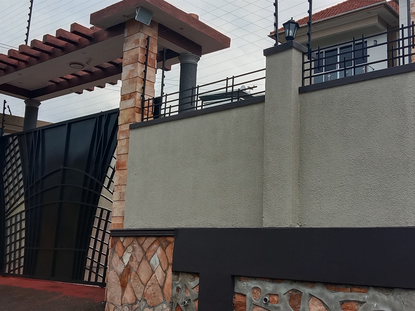 7 bedroom Mansion for sale in Lubowa Wakiso Uganda